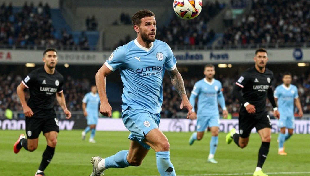 Dean Huijsen trở lại: Nỗi đau World Cup hóa thành bản hòa ca ở Seville
