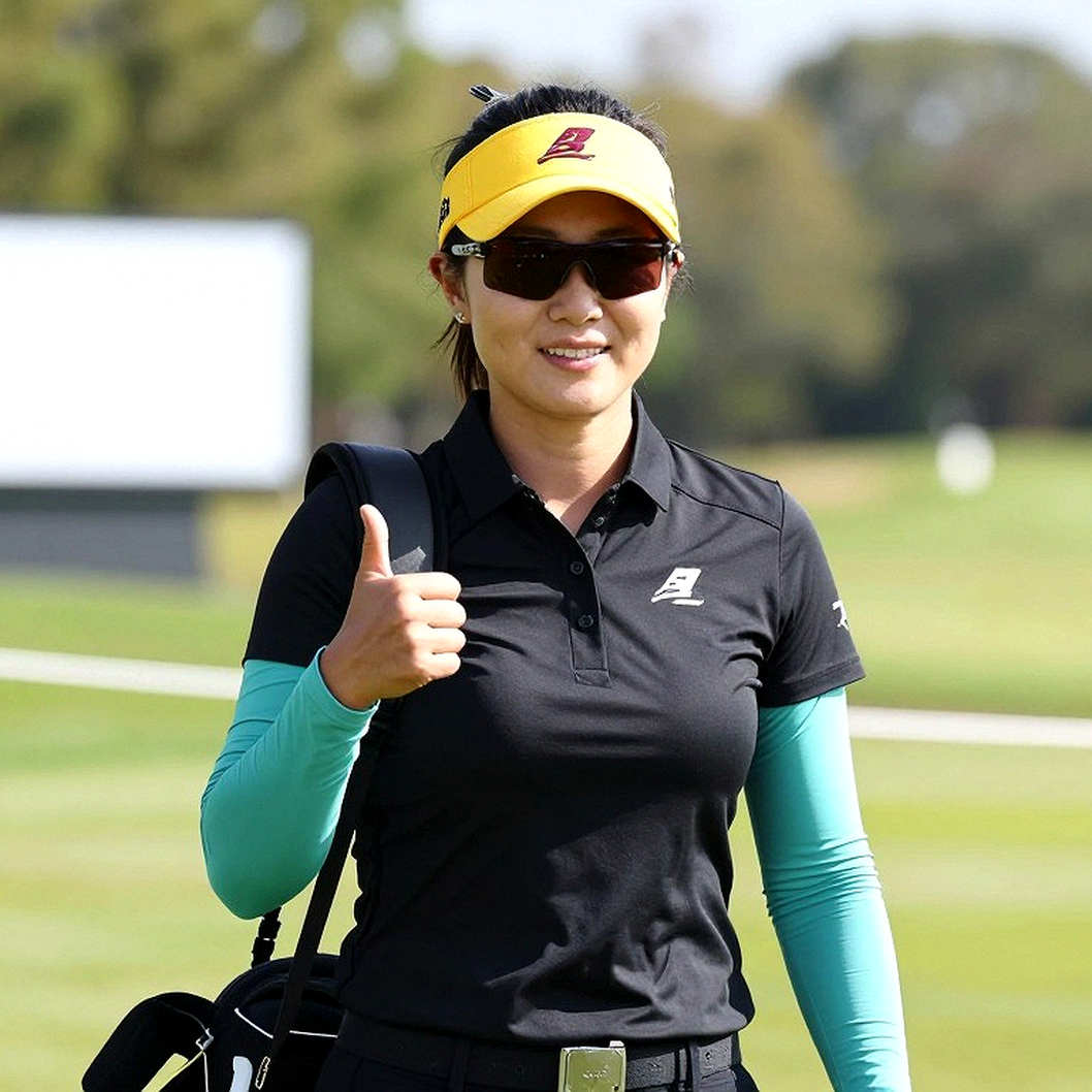 Golf Digest ra mắt podcast 'The Real Deal': Greg Norman là khách mời đầu tiên, hé lộ góc nhìn thương mại khác lạ của làng golf Golf Digest ra mắt podcast 'The Real Deal': Greg Norman là khách mời đầu tiên, hé lộ góc nhìn thương mại khác lạ của làng golf