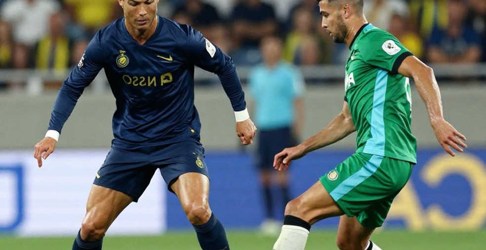 Lò đào tạo V-League: bằng khen treo trên tường, số phút nằm trên sân