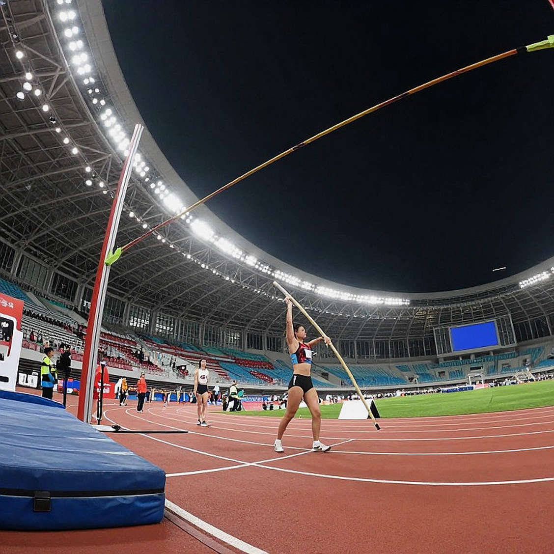 Amy Hunt cán đích thứ ba Diamond League 200m với 22.16 giây, chuẩn bị cho cúp 100m với Sha'Carri Richardson Amy Hunt cán đích thứ ba Diamond League 200m với 22.16 giây, chuẩn bị cho cúp 100m với Sha'Carri Richardson