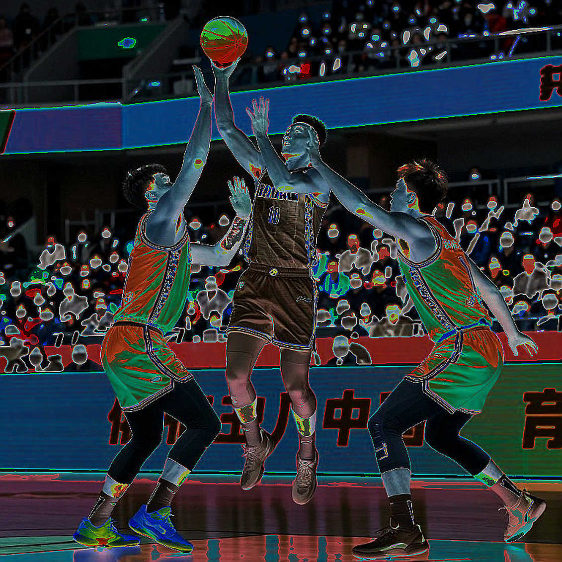 Curry lật cổ chân ở buổi tập mở: Hóa đơn 38 tuổi của Warriors đã đến hạn thanh toán