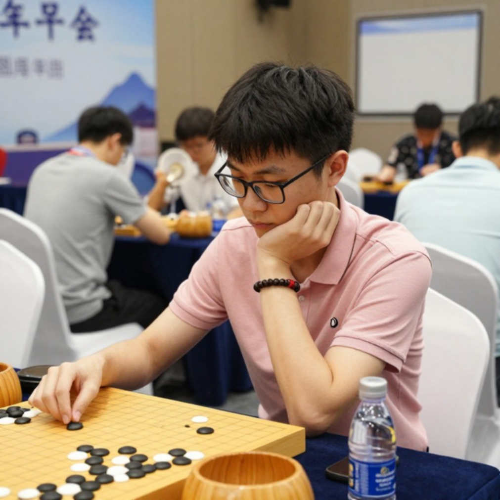 Chín phần phân tích, không một dòng dữ liệu: căn bệnh rỗng của báo chí esports