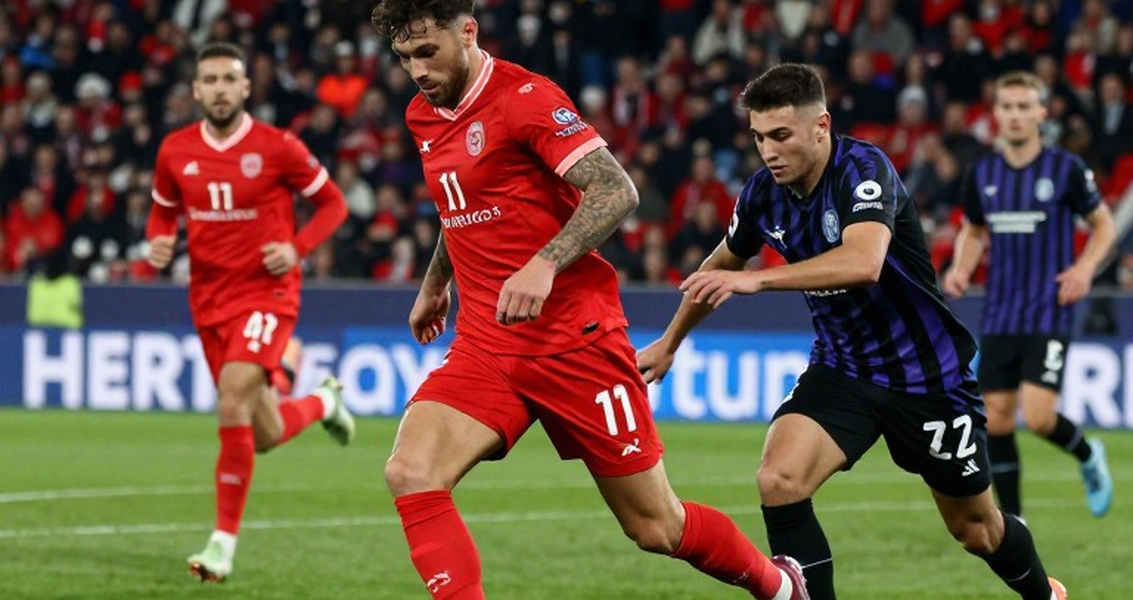 Coventry City và bàn thắng đợi 25 năm: Cú phát bóng 70 mét, một bước ngoặt, và khoảng trống giữa bảng xếp hạng với áp lực Coventry City và bàn thắng đợi 25 năm: Cú phát bóng 70 mét, một bước ngoặt, và khoảng trống giữa bảng xếp hạng với áp lực