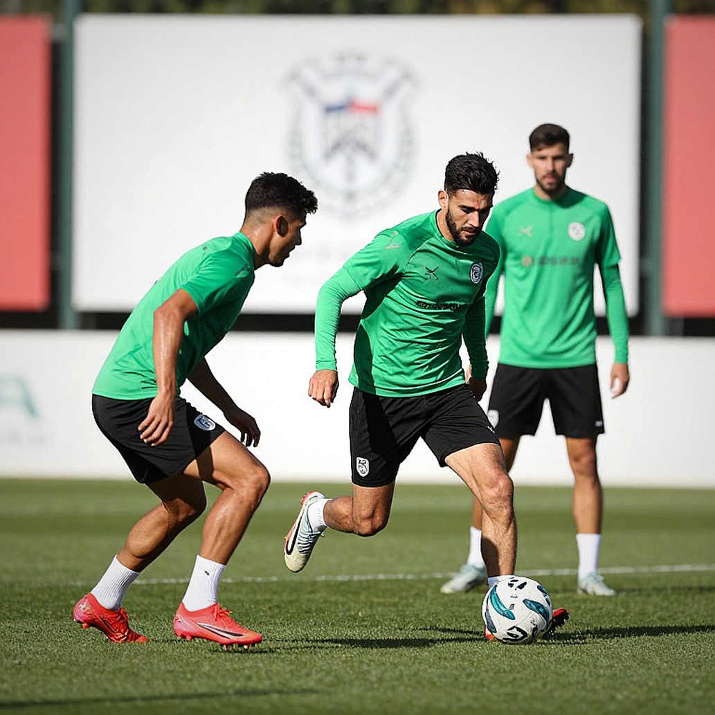 Sơ đồ ba trung vệ ở V-League 2026/25: Tiến bộ chiến thuật hay tấm khiên che danh tiếng của các huấn luyện viên? Sơ đồ ba trung vệ ở V-League 2026/25: Tiến bộ chiến thuật hay tấm khiên che danh tiếng của các huấn luyện viên?