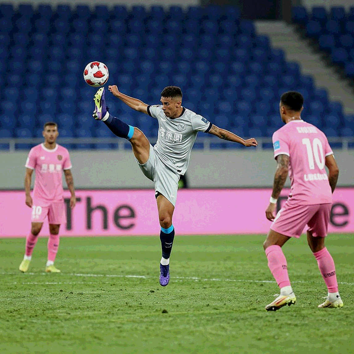 V.League 1 2026/26: Thep Xanh Nam Dinh's title and the four categories the gala forgot to award