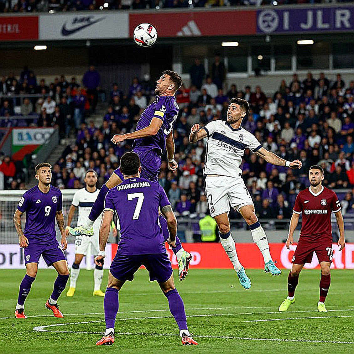 Đêm Champions League: Davide Ancelotti và màn ra mắt dưới cái bóng quá lớn của người cha Đêm Champions League: Davide Ancelotti và màn ra mắt dưới cái bóng quá lớn của người cha