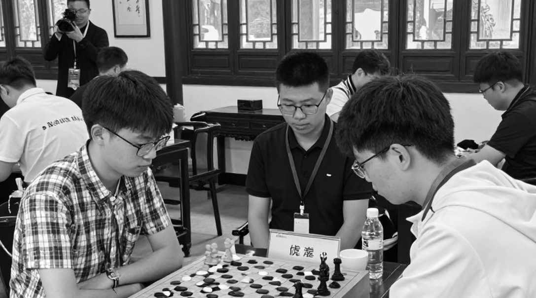 Khi Trắng quay lưng với 2.c4: Bản đồ phòng ngự cho Đen trước bảy hệ thống 1.d4 không chính thống